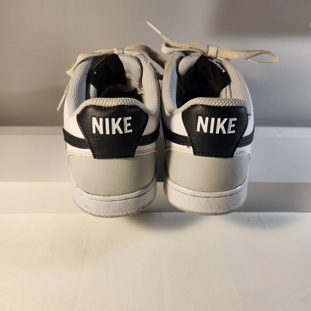 Men’s Nike Court‎ Vision Low Sneakers White/Grey/Black Size 8 Classic Streetwear